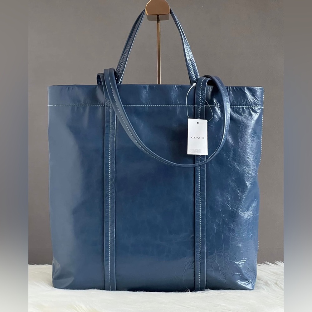 CO840 - Coach Hall Tote 33 - Picture 7 of 14